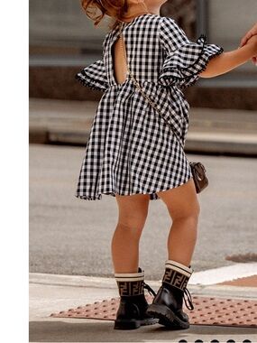 Gingham Open-Back girls Dress - Black & White size 5yrs